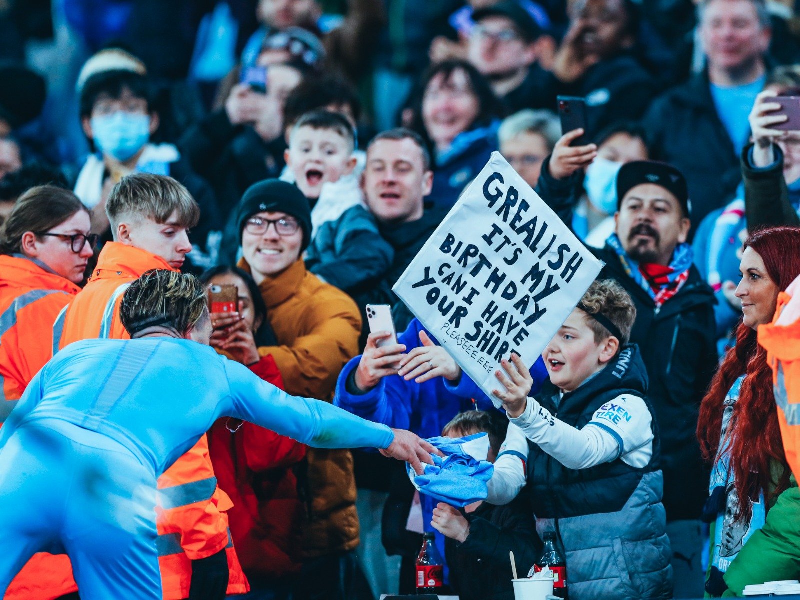 交媒体与球 交媒体与球